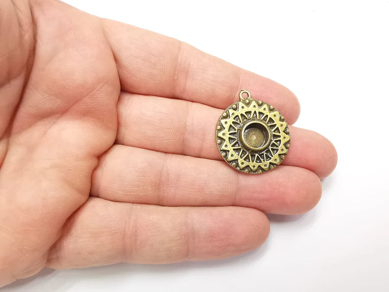 Antique Bronze Charms Pendant Bezel, Resin Blank, inlay Mounting, Mosaic Frame Cabochon Base, Antique Bronze Plated (8mm) G29149
