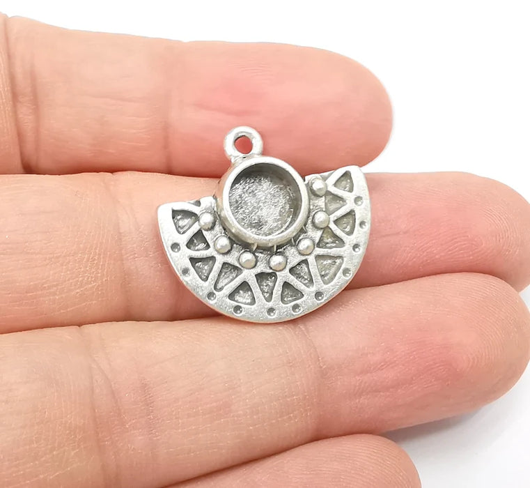 Antique Silver Charms Pendant Bezel, Resin Blank, inlay Mounting, Mosaic Frame Cabochon Base, Antique Silver Plated (8mm) G29153