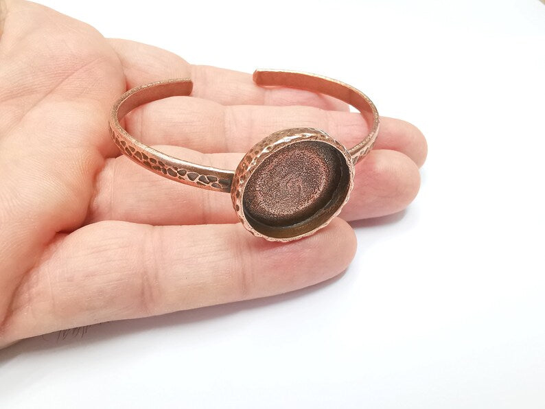Round Bracelet Blank Resin Cuff Dry Flower inlay Blank Cuff Bezel Glass Cabochon Base Hammered Adjustable Antique Copper (22mm ) G29162