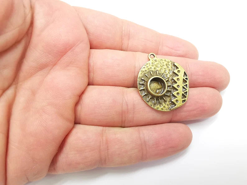 Antique Bronze Charms Pendant Bezel, Resin Blank, inlay Mounting, Mosaic Frame Cabochon Base, Antique Bronze Plated (8mm) G29184