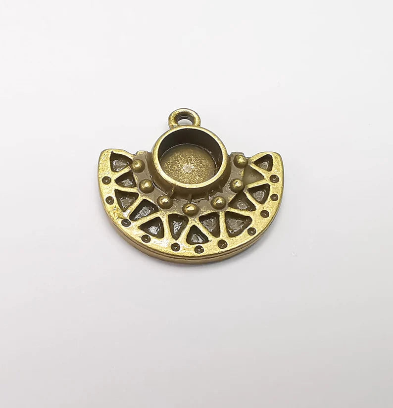 Antique Bronze Charms Pendant Bezel, Resin Blank, inlay Mounting, Mosaic Frame Cabochon Base, Antique Bronze Plated (8mm) G29190