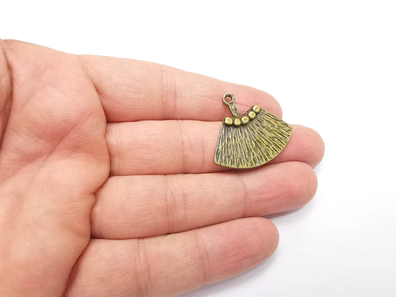 Bronze Dangle Charms Antique Bronze Plated Charm (32x29mm) G29197