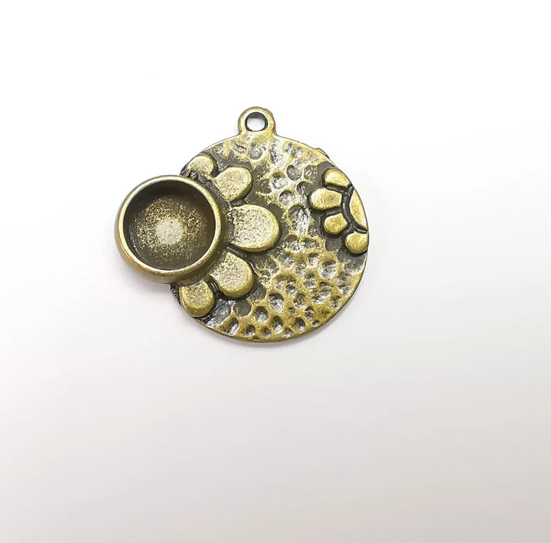 Flower Charms Pendant Bezels, Resin Blank, inlay Mountings, Mosaic Frame, Cabochon Bases Flower Settings Antique Bronze Plated (10mm) G29221