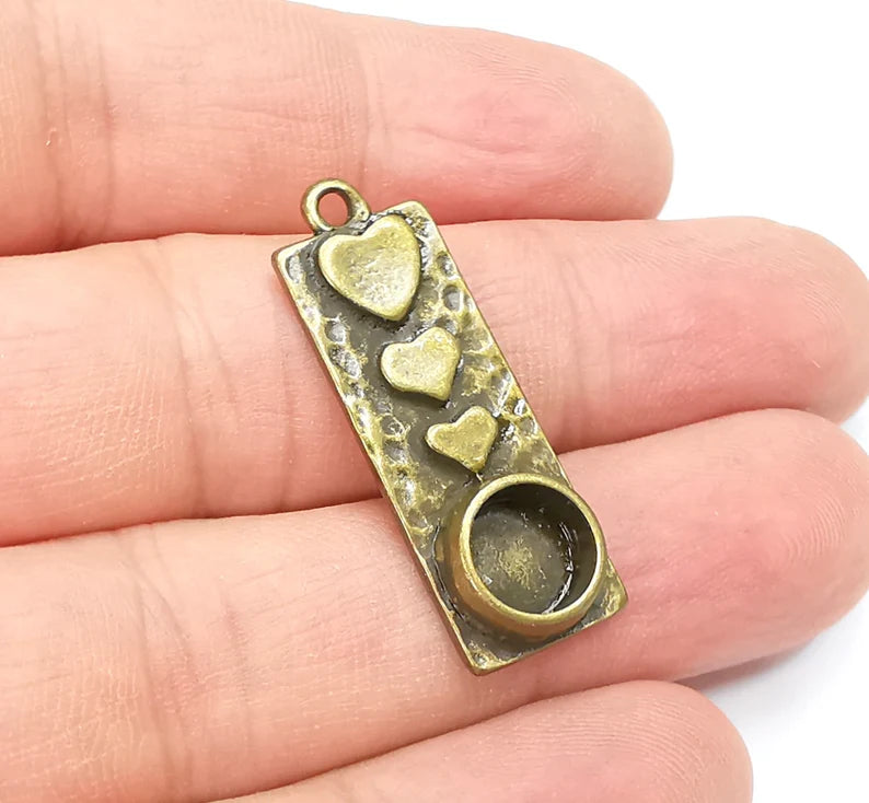 Heart Charms Pendant Bezels, Resin Blank, inlay Mountings, Mosaic Frame, Cabochon Bases, Flower Settings Antique Bronze Plated (8mm) G29222