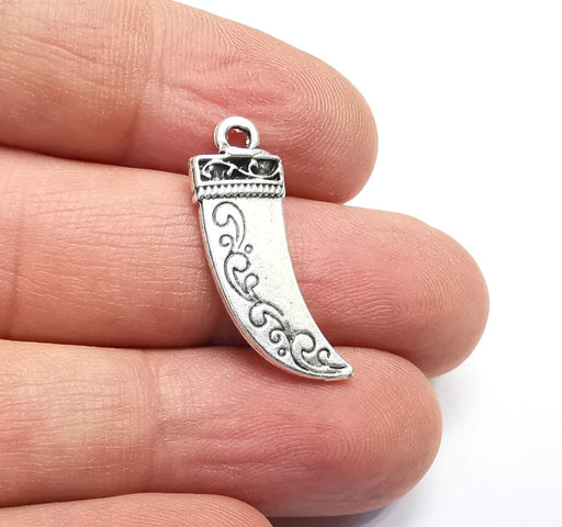 5 Unique Silver Charms, Antique Silver Plated Dagger, Knife Charms (28x9mm) G29251