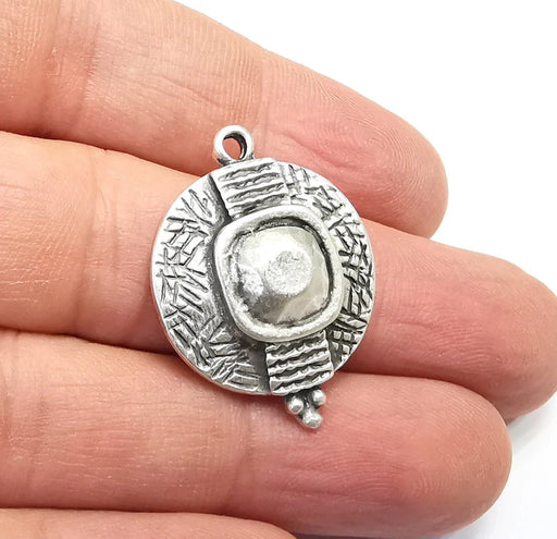 Unique Silver Charms, Antique Silver Plated (31x23mm) G29253