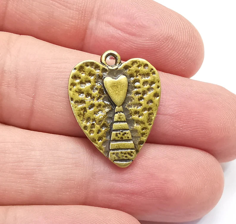 2 The Path to the Heart, Stairway Heart Charm, Antique Bronze Plated Hammered Charms (24x19mm) G29092