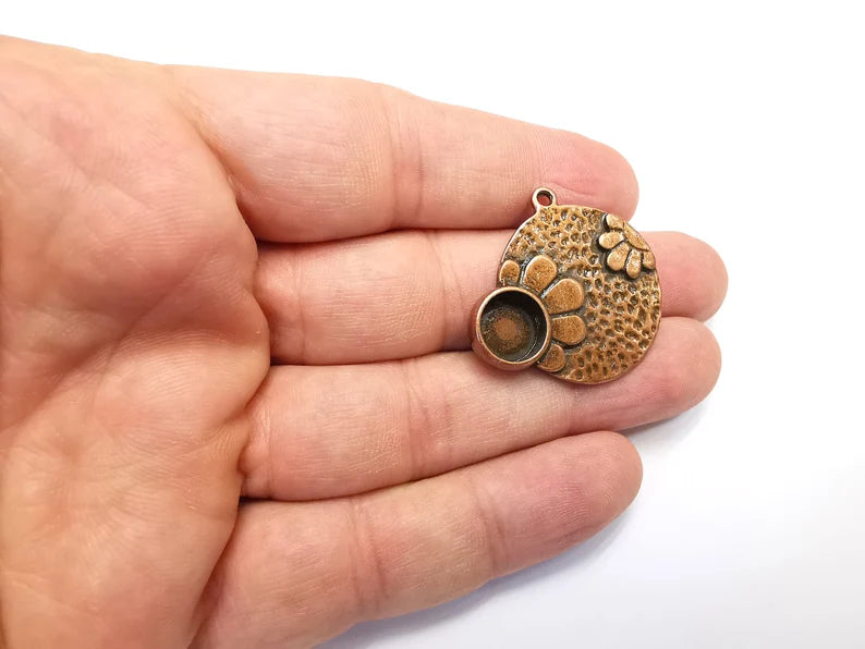 Flower Charms Pendant Bezels, Resin Blank, inlay Mountings, Mosaic Frame, Cabochon Bases Flower Settings Antique Copper Plated (10mm) G29113