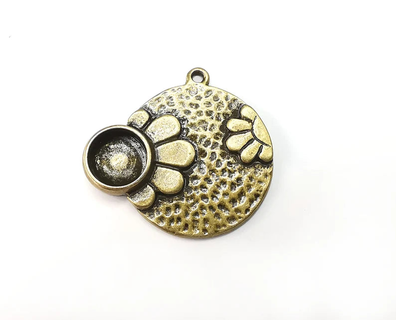 Flower Charms Pendant Bezels, Resin Blank, inlay Mountings, Mosaic Frame, Cabochon Bases Flower Settings Antique Bronze Plated (10mm) G29123