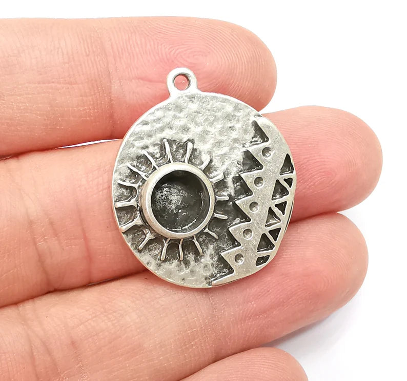 Antique Silver Charms Pendant Bezel, Resin Blank, inlay Mounting, Mosaic Frame Cabochon Base, Antique Silver Plated (8mm) G29135