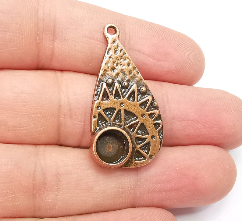 Antique Copper Charms Pendant Bezel, Resin Blank, inlay Mounting, Mosaic Frame Cabochon Base, Antique Copper Plated (8mm) G29137