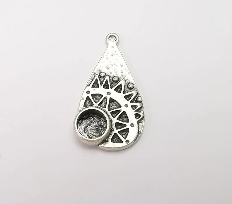 Antique Silver Charms Pendant Bezel, Resin Blank, inlay Mounting, Mosaic Frame Cabochon Base, Antique Silver Plated (8mm) G29145