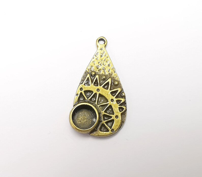 Antique Bronze Charms Pendant Bezel, Resin Blank, inlay Mounting, Mosaic Frame Cabochon Base, Antique Bronze Plated (8mm) G29147