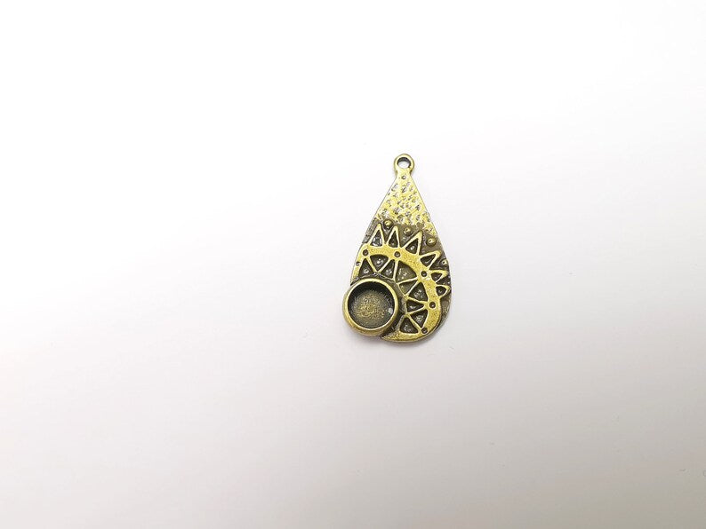 Antique Bronze Charms Pendant Bezel, Resin Blank, inlay Mounting, Mosaic Frame Cabochon Base, Antique Bronze Plated (8mm) G29147