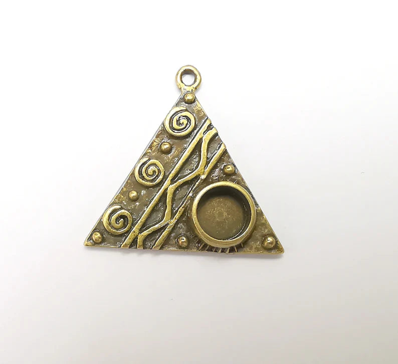Antique Bronze Triangle Charms Pendant Bezel, Resin Blank, inlay Mounting, Mosaic Frame Cabochon Base, Antique Bronze Plated (8mm) G29148