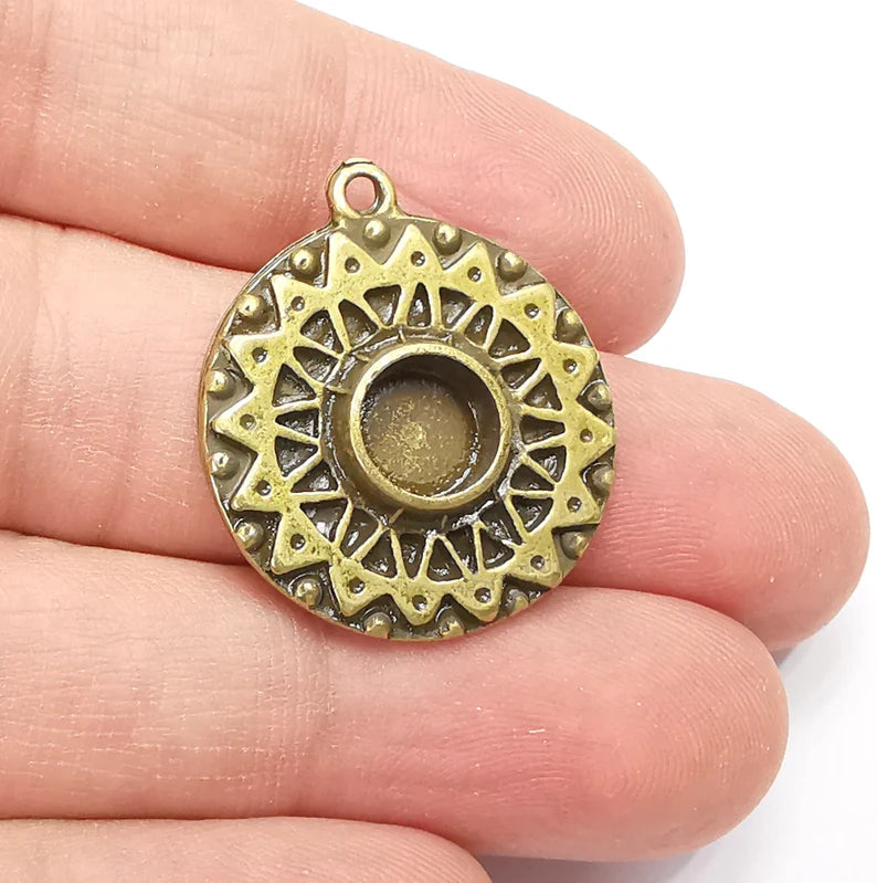 Antique Bronze Charms Pendant Bezel, Resin Blank, inlay Mounting, Mosaic Frame Cabochon Base, Antique Bronze Plated (8mm) G29149