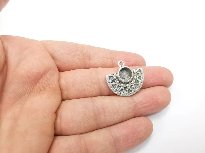 Antique Silver Charms Pendant Bezel, Resin Blank, inlay Mounting, Mosaic Frame Cabochon Base, Antique Silver Plated (8mm) G29153