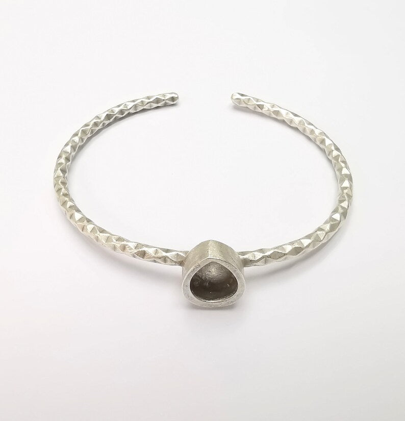 Bracelet Blank Cuff Bezel Resin Cuff inlay Blank Glass Cabochon Base Bezel Hammered Adjustable Antique Silver Bracelet (10x8mm ) G29163