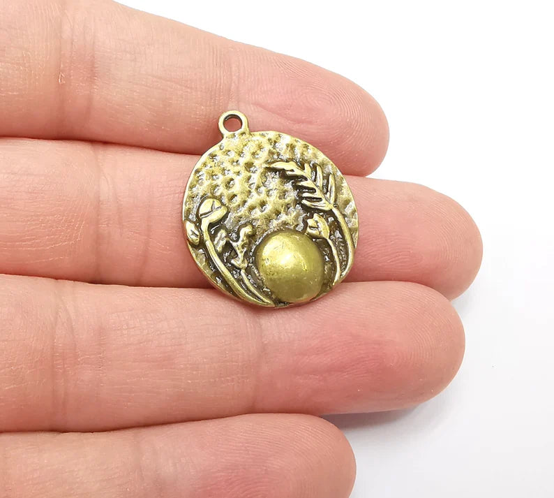 Garden Flowers Charms Hammered Disc Pendant Antique Bronze Plated (28x25mm) G29171