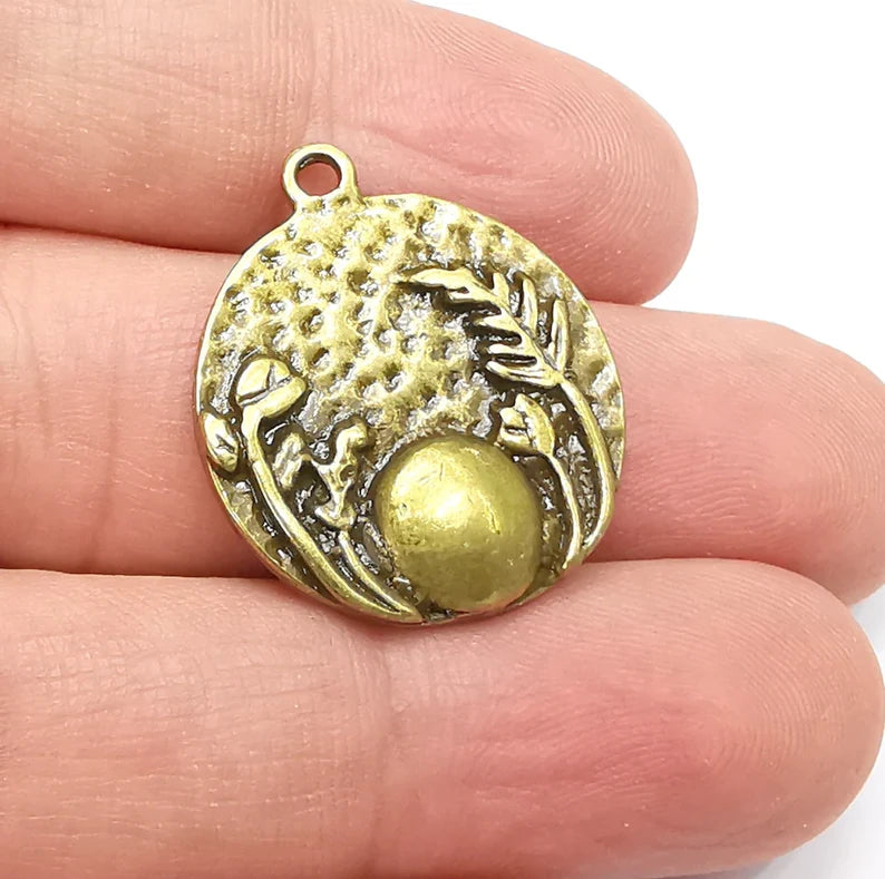 Garden Flowers Charms Hammered Disc Pendant Antique Bronze Plated (28x25mm) G29171