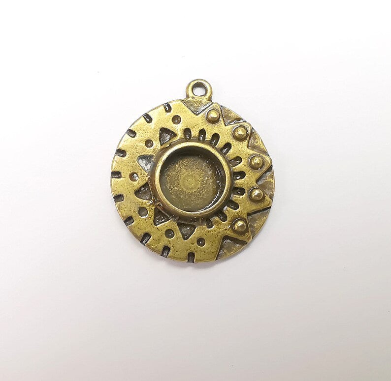 Antique Bronze Charms Pendant Bezel, Resin Blank, inlay Mounting, Mosaic Frame Cabochon Base, Antique Bronze Plated (8mm) G29177