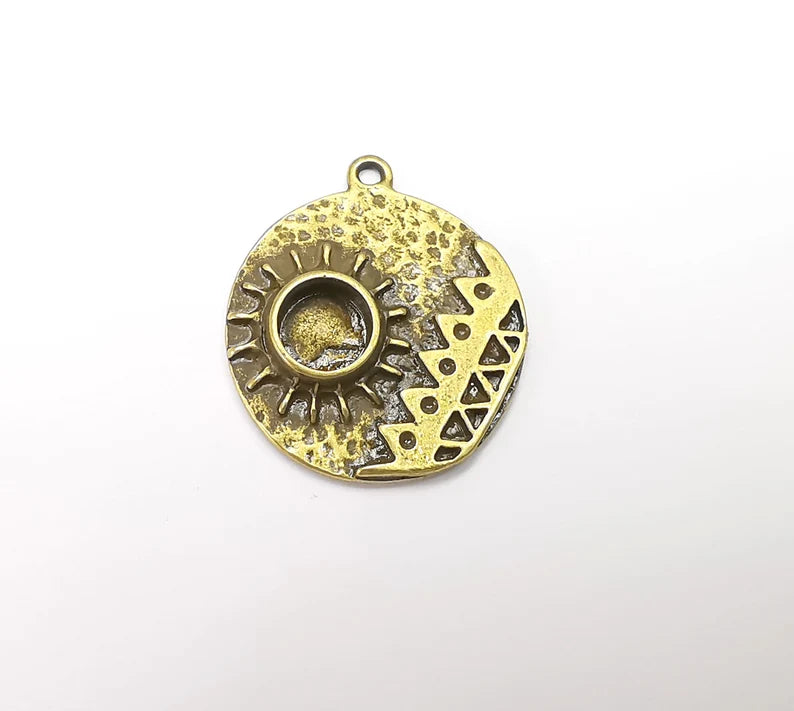 Antique Bronze Charms Pendant Bezel, Resin Blank, inlay Mounting, Mosaic Frame Cabochon Base, Antique Bronze Plated (8mm) G29184