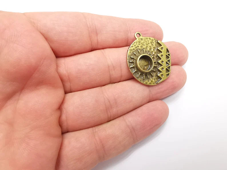 Antique Bronze Charms Pendant Bezel, Resin Blank, inlay Mounting, Mosaic Frame Cabochon Base, Antique Bronze Plated (8mm) G29184