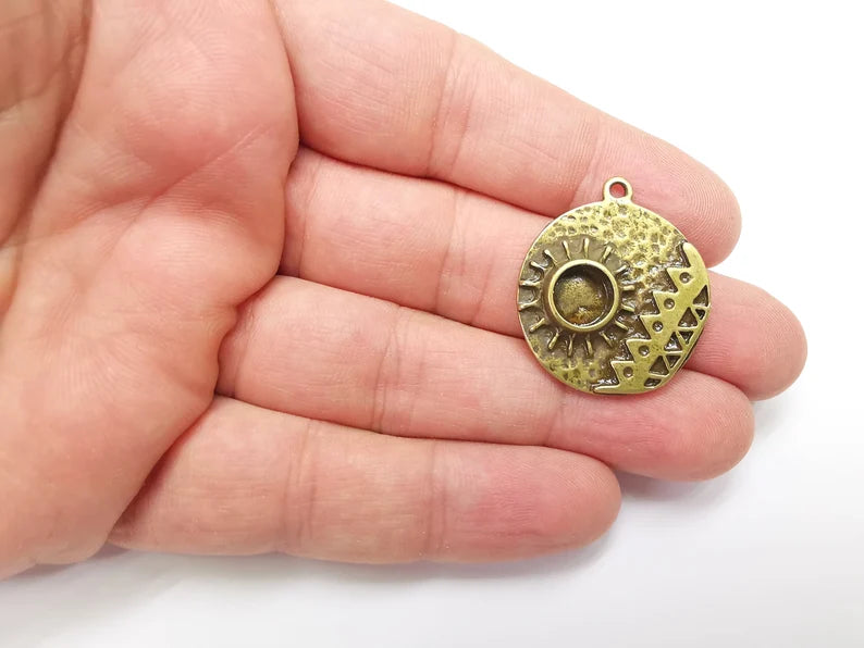Antique Bronze Charms Pendant Bezel, Resin Blank, inlay Mounting, Mosaic Frame Cabochon Base, Antique Bronze Plated (8mm) G29184