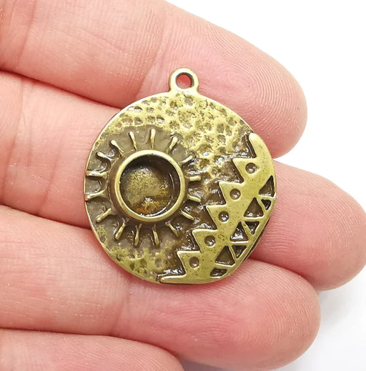 Antique Bronze Charms Pendant Bezel, Resin Blank, inlay Mounting, Mosaic Frame Cabochon Base, Antique Bronze Plated (8mm) G29184