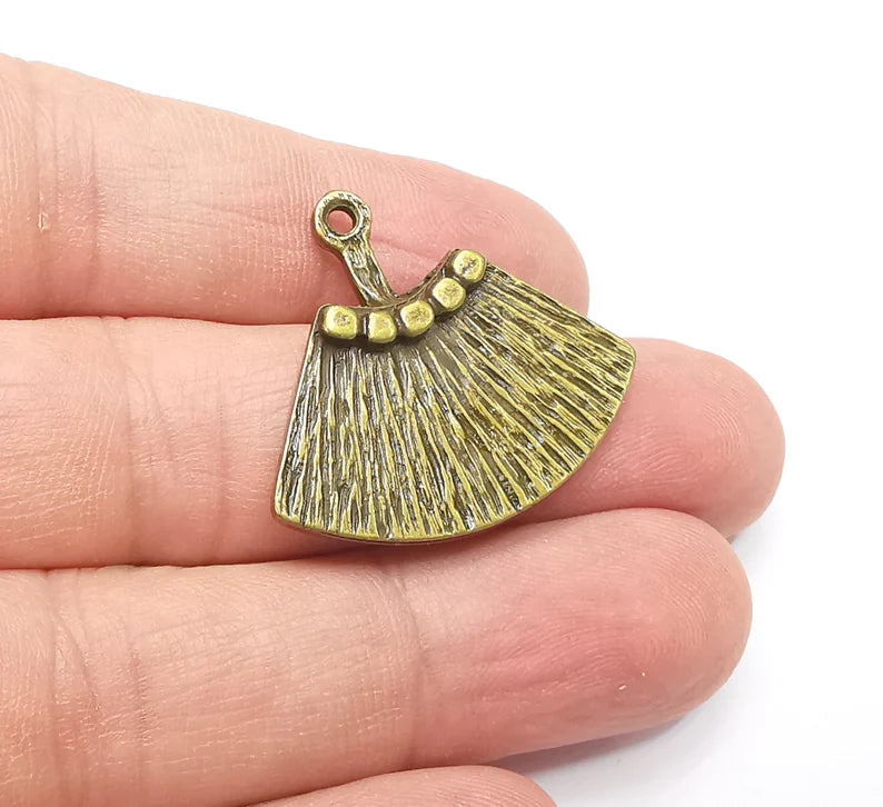 Bronze Dangle Charms Antique Bronze Plated Charm (32x29mm) G29197