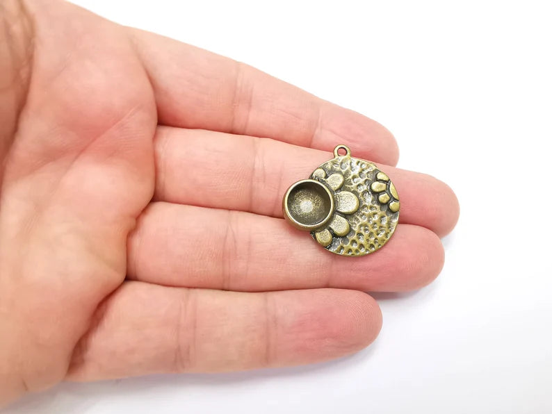 Flower Charms Pendant Bezels, Resin Blank, inlay Mountings, Mosaic Frame, Cabochon Bases Flower Settings Antique Bronze Plated (10mm) G29221