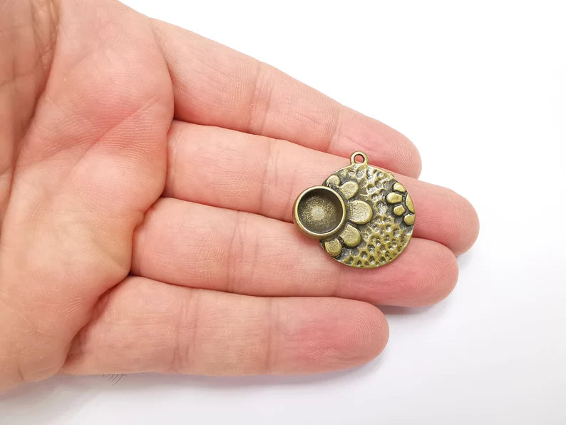 Flower Charms Pendant Bezels, Resin Blank, inlay Mountings, Mosaic Frame, Cabochon Bases Flower Settings Antique Bronze Plated (10mm) G29221