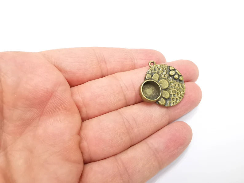 Flower Charms Pendant Bezels, Resin Blank, inlay Mountings, Mosaic Frame, Cabochon Bases Flower Settings Antique Bronze Plated (10mm) G29221