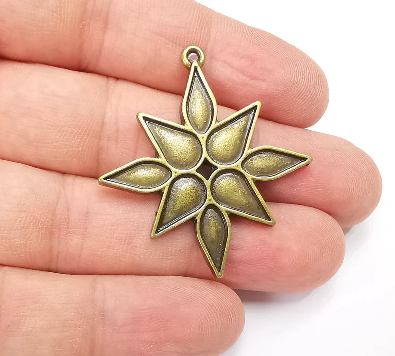 Star Charms, Antique Bronze Plated Charms (43x40mm) G29228