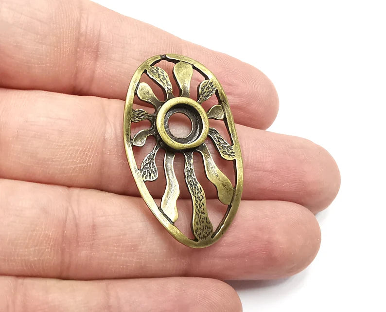 Sun Charm Bezel, Resin Blank, inlay Mounting, Mosaic Pendant Frame, Cabochon Base,Dry Flower Setting, Antique Bronze (8mm) G29466