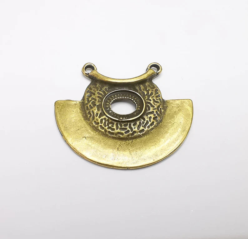 Antique Bronze Pendant, Jewelry Findings, Ethnic Charms, Antique Bronze Plated Pendant (41x35mm) G29492