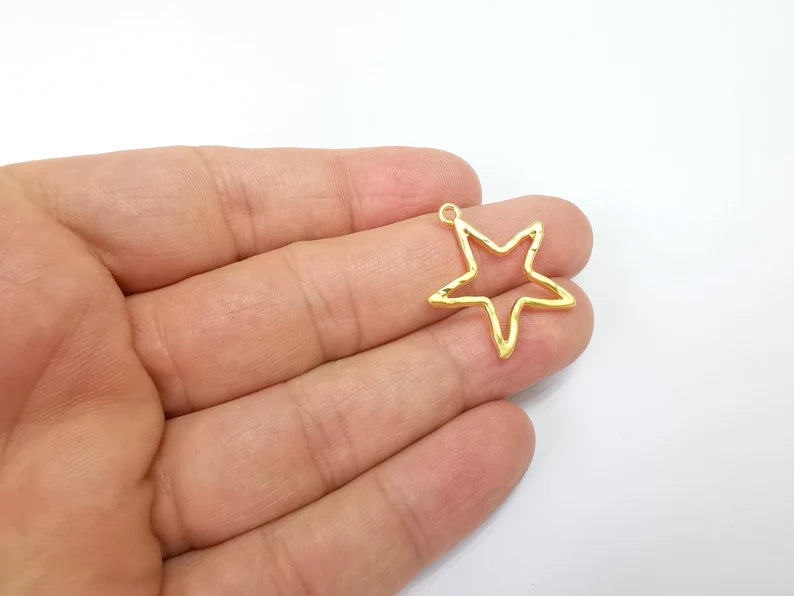 Hammered Star Charms Antique Gold Plated Charm (35x32mm) G29607