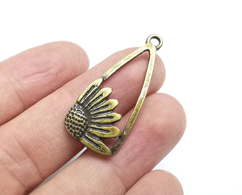 2 Flowers Charms, Sun flower Charms, Daisy Charms, Antique Bronze Plated Plants Charms (38x16mm) G29615
