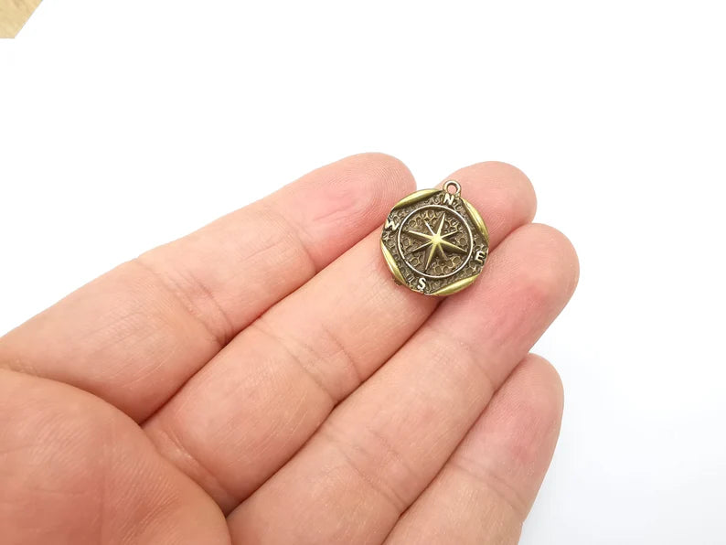 5 Bronze Compass Charms, Antique Bronze Plated (21x18mm) G29617