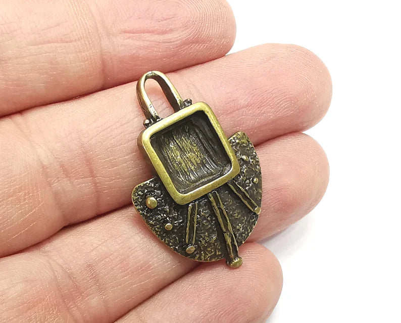 Ethnic Charms Pendant Bezels, Resin Blank, inlay Mountings, Mosaic Frame, Cabochon Bases Flower Settings Antique Bronze (10mm) G29623