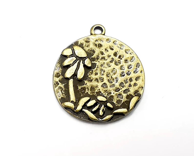 Flower Charms Hammered Round Pendant Antique Bronze Plated (28x25mm) G29417