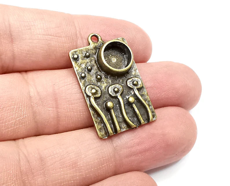 Flower Charms Mushrooms Plants Hammered Charms Blank Resin Bezel Mounting Cabochon Base Setting Antique Bronze Plated (8mm Blank) G29438