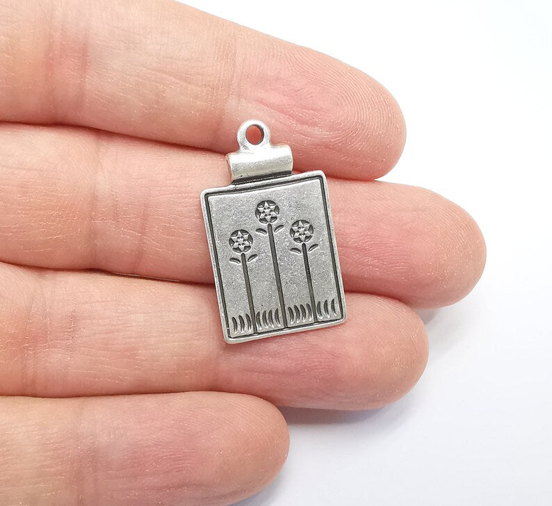 2 Flowers Charms, Sun flower Charms, Daisy Charms, Antique Silver Plated Plants Charms (28x17mm) G29655
