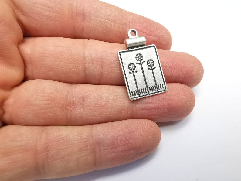 2 Flowers Charms, Sun flower Charms, Daisy Charms, Antique Silver Plated Plants Charms (28x17mm) G29655