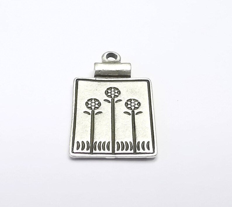2 Flowers Charms, Sun flower Charms, Daisy Charms, Antique Silver Plated Plants Charms (28x17mm) G29655