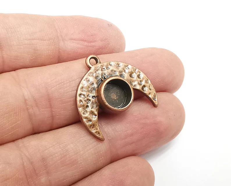 Crescent Pendant Base Blank Bezel, Resin Mosaic Mountings, Antique Copper Plated ( 8 mm Inner Size) G29662