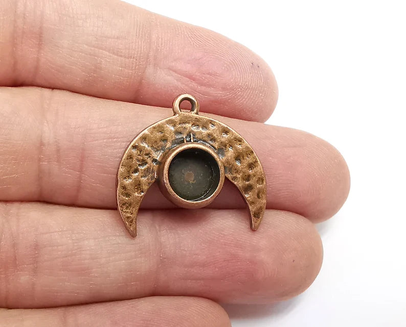 Crescent Pendant Base Blank Bezel, Resin Mosaic Mountings, Antique Copper Plated ( 8 mm Inner Size) G29662