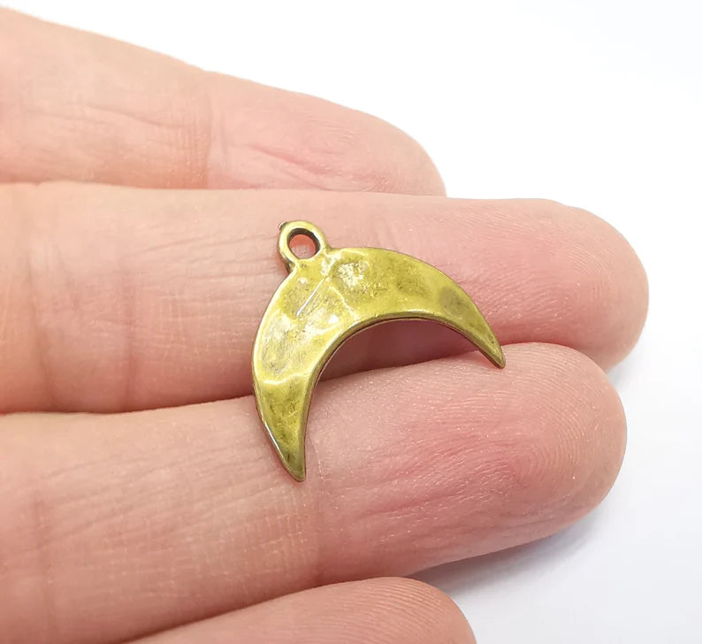 5 Crescent Charms Antique Bronze Plated Moon Charms (21x17mm) G29670