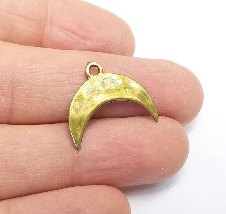 5 Crescent Charms Antique Bronze Plated Moon Charms (21x17mm) G29670