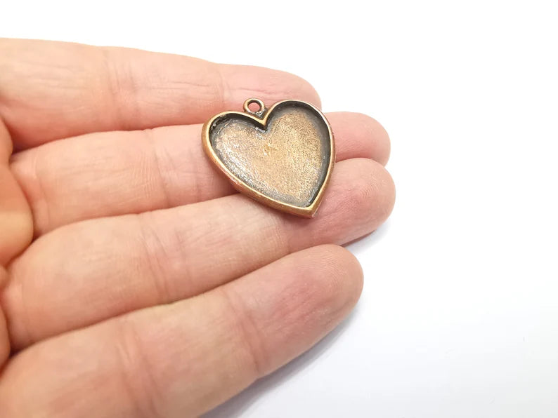 Heart Charm Bezel, Resin Blank, inlay Mounting, Mosaic Pendant Frame, Cabochon Base,Dry Flower Setting,Antique Copper Plated 25x20mm G29677